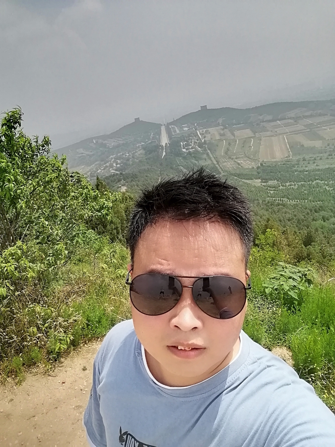爱吃鱼的熊猫